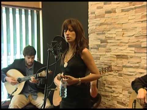 Ouça Radio Amália Online: A Tradição do Fado a um Clique de Distância